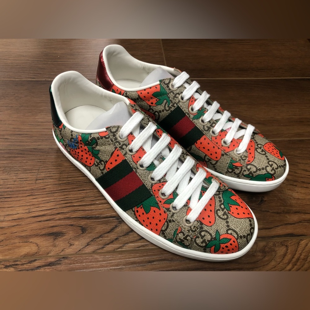 Gucci Women's Natural Ace GG Strawberry Sneaker